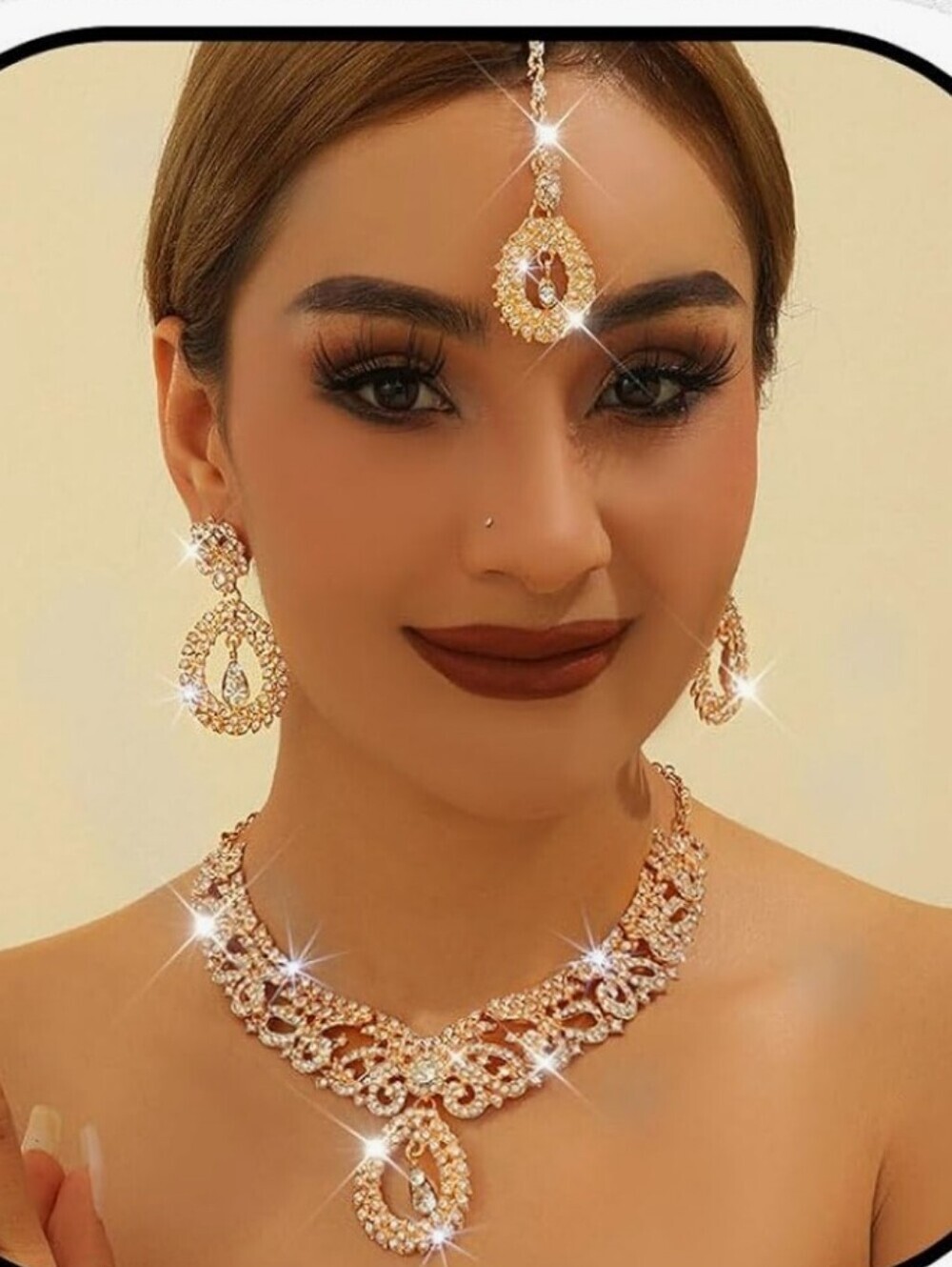 Elegant Gold-Tone Bridal Necklace & Earring Set with Teardrop Pendant